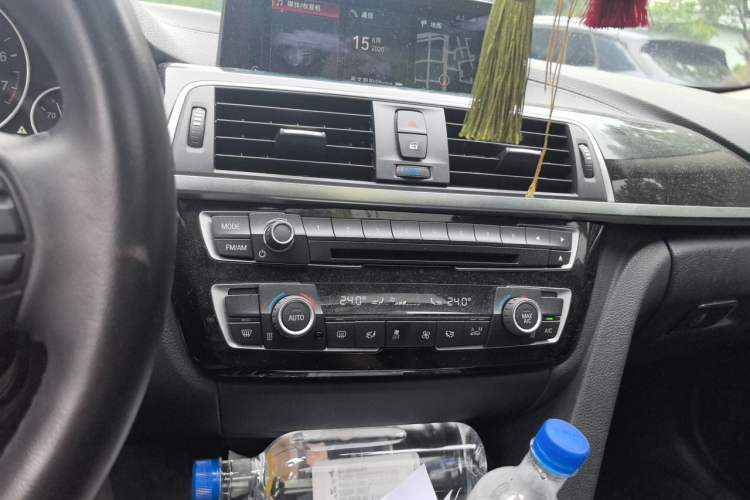 Used BMW 3 Series 2019 320Li Fashion Model Audio And AC Panel