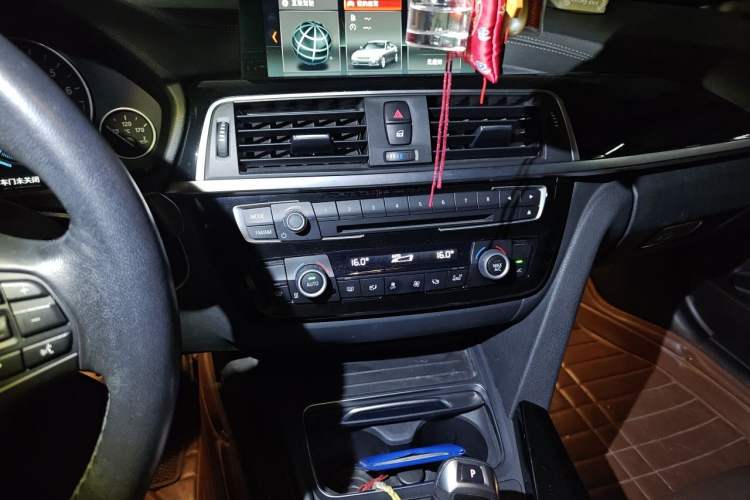 Used BMW 3 Series 2019 320Li Fashion Model Audio And AC Panel