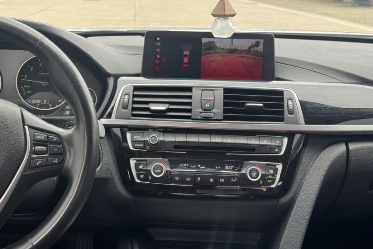 Used BMW 3 Series 2019 320Li xDrive Fashion Model Audio And AC Panel