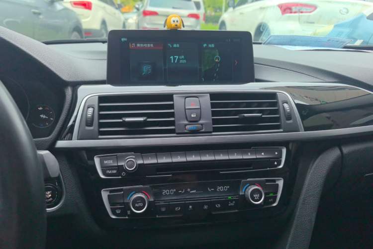 Used BMW 3 Series 2019 320Li M Sport Package Audio And AC Panel