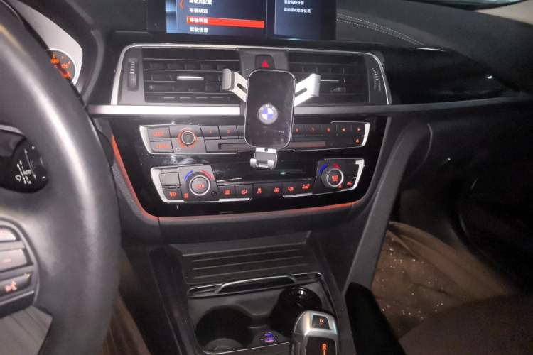 Used BMW 3 Series 2019 320Li Fashion Model Audio And AC Panel