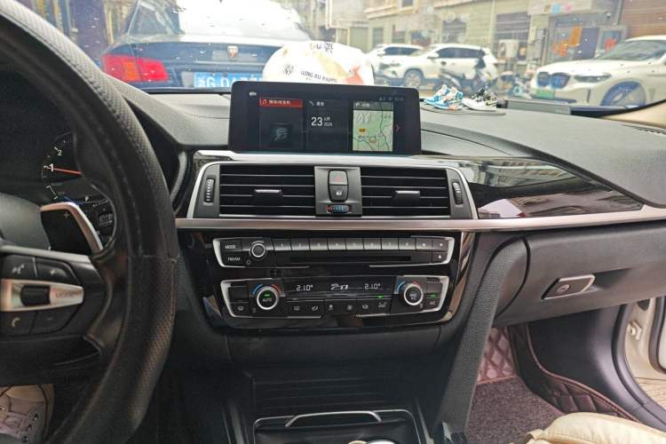 Used BMW 3 Series 2019 320Li M Luxury Package Audio And AC Panel