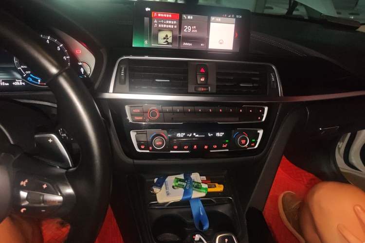 Used BMW 3 Series 2019 320Li M Sport Package Audio And AC Panel