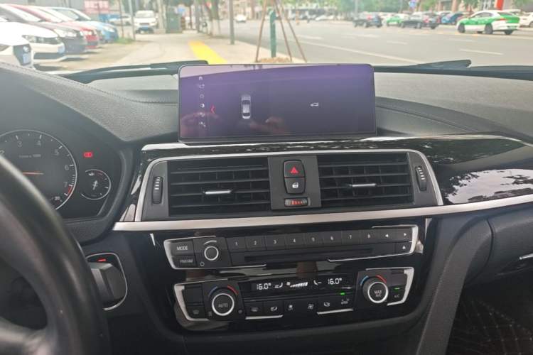 Used BMW 3 Series 2019 320Li Fashion Model Audio And AC Panel