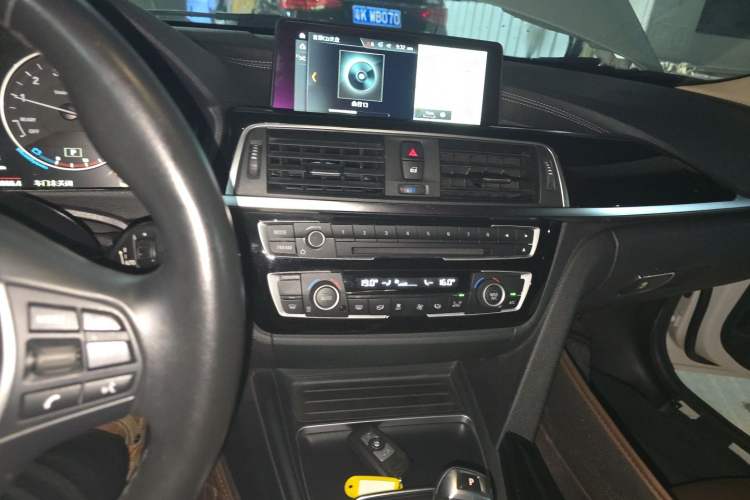 Used BMW 3 Series 2019 320Li Fashion Model Audio And AC Panel