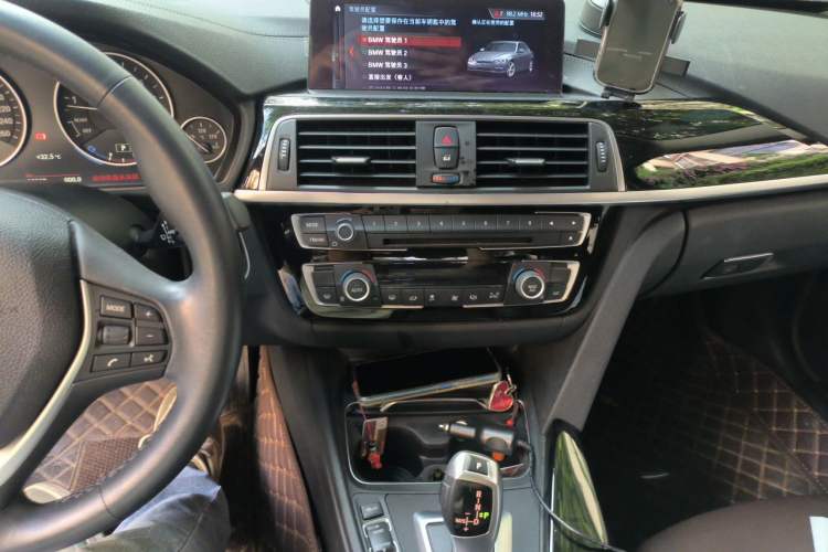 Used BMW 3 Series 2019 320Li Fashion Model Audio And AC Panel