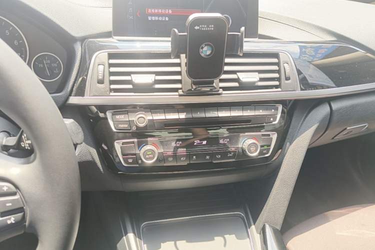 Used BMW 3 Series 2019 320Li Fashion Model Audio And AC Panel