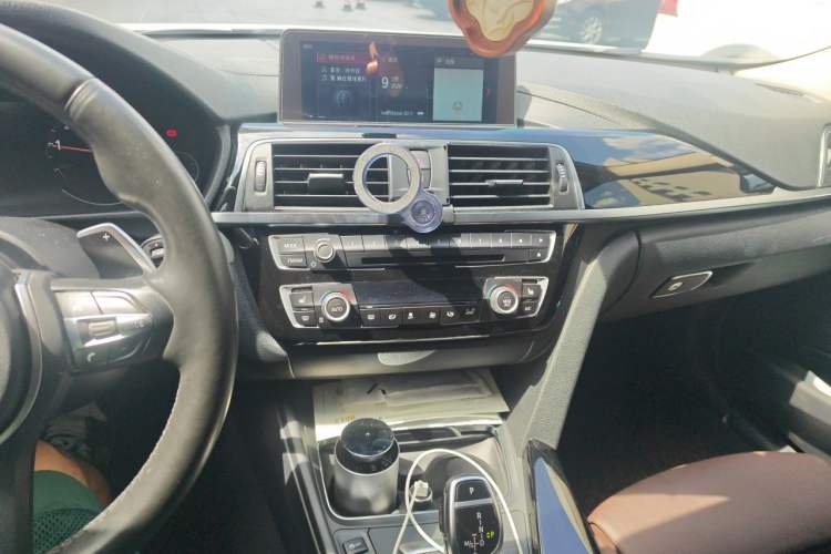 Used BMW 3 Series 2019 320Li M Sport Package Audio And AC Panel