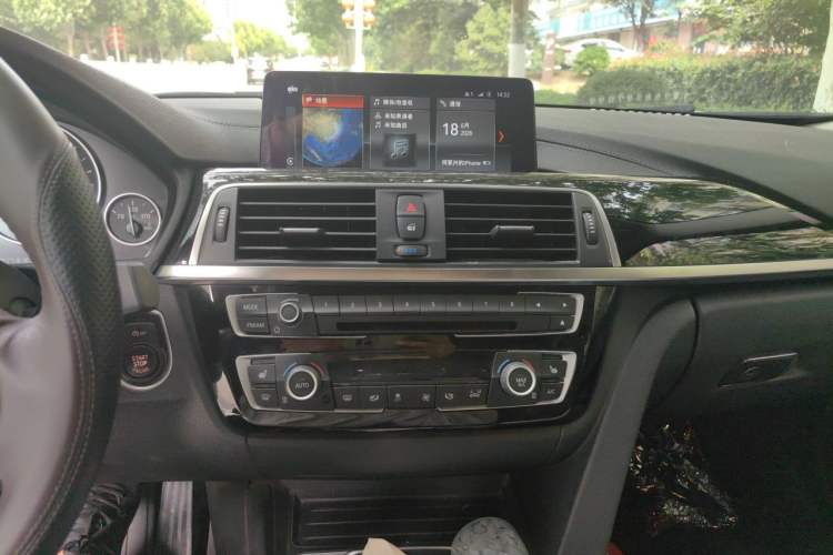 Used BMW 3 Series 2019 320Li Fashion Model Audio And AC Panel
