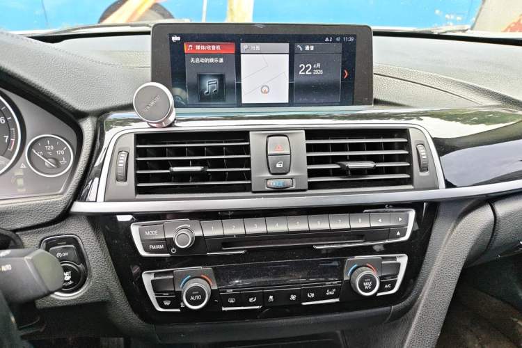 Used BMW 3 Series 2019 320Li Fashion Model Audio And AC Panel