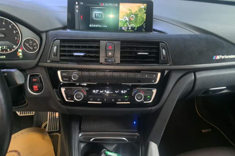 Used BMW 3 Series 2019 320Li Fashion Model Audio And AC Panel