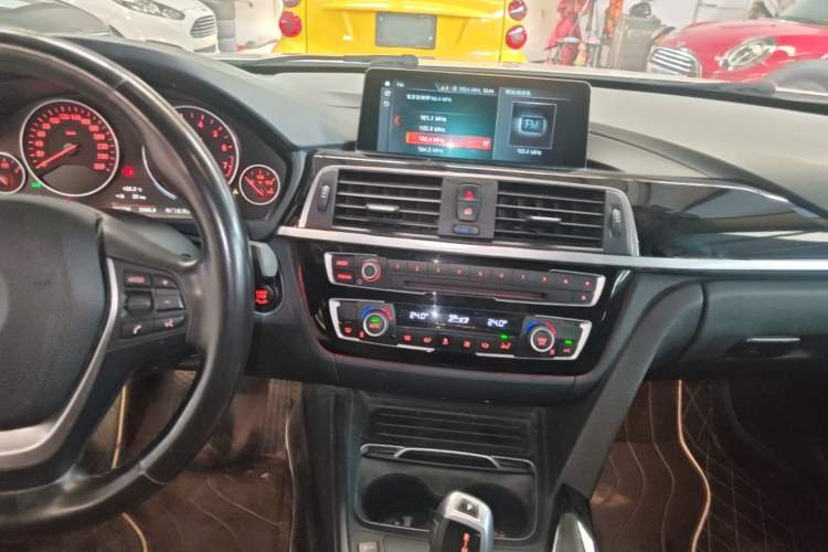 Used BMW 3 Series 2019 320Li Fashion Model Audio And AC Panel