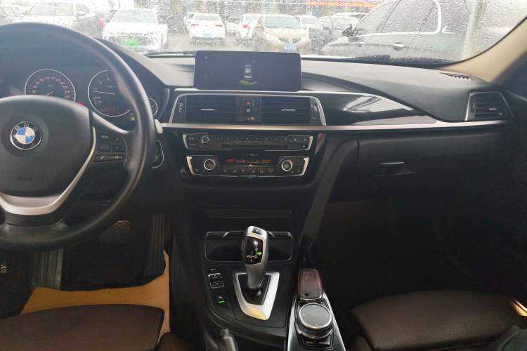 Used BMW 3 Series 2019 320Li Fashion Model Audio And AC Panel