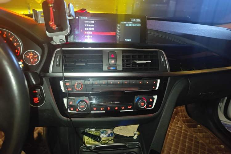 Used BMW 3 Series 2019 320Li Fashion Model Audio And AC Panel