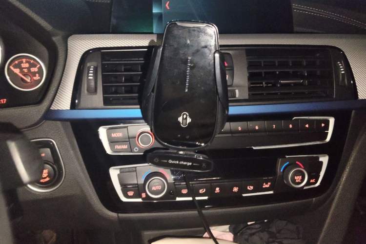 Used BMW 3 Series 2019 320i M Sport Package Audio And AC Panel