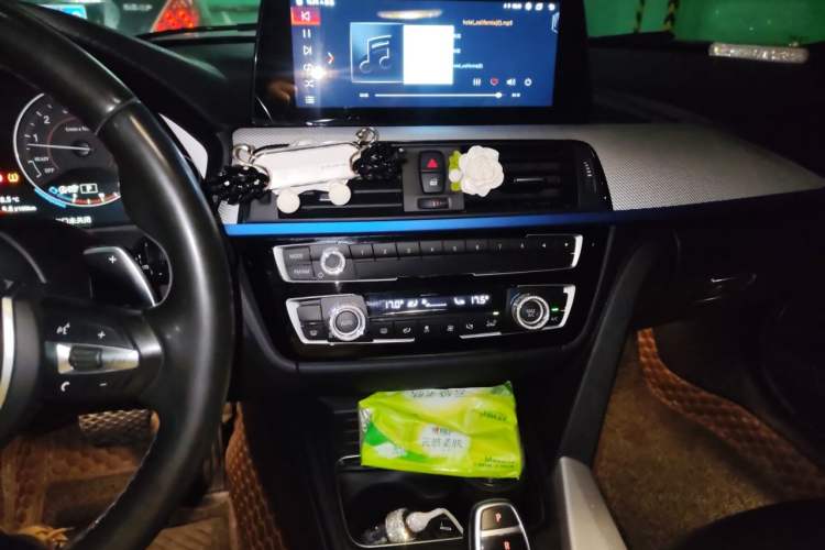Used BMW 3 Series 2019 320i M Sport Package Audio And AC Panel