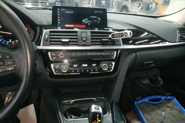 Used BMW 3 Series 2019 320Li xDrive Fashion Model Audio And AC Panel