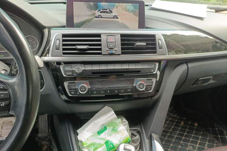 Used BMW 3 Series 2019 320Li Fashion Model Audio And AC Panel