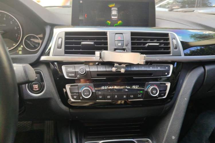 Used BMW 3 Series 2019 320Li Fashion Model Audio And AC Panel