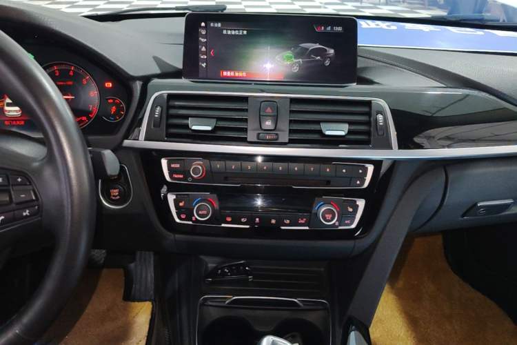 Used BMW 3 Series 2019 320Li xDrive Fashion Model Audio And AC Panel