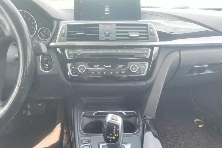 Used BMW 3 Series 2019 320Li Fashion Model Audio And AC Panel