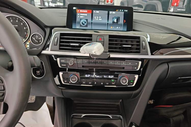 Used BMW 3 Series 2019 320Li Fashion Model Audio And AC Panel