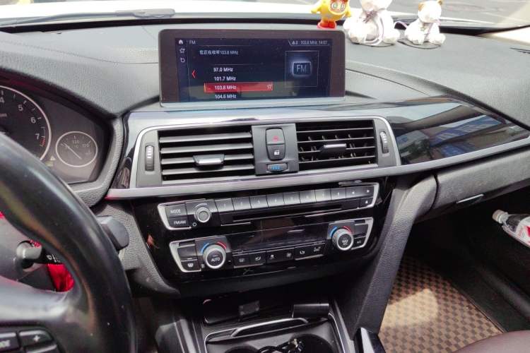 Used BMW 3 Series 2019 320Li Fashion Model Audio And AC Panel