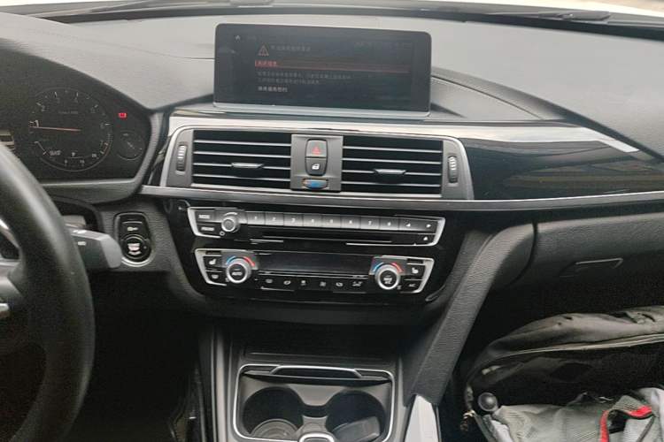 Used BMW 3 Series 2019 320Li M Sport Package Audio And AC Panel