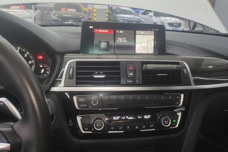 Used BMW 3 Series 2019 320Li M Sport Night Edition Audio And AC Panel