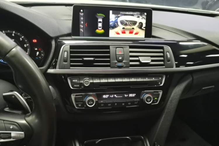 Used BMW 3 Series 2019 320Li M Sport Package Audio And AC Panel