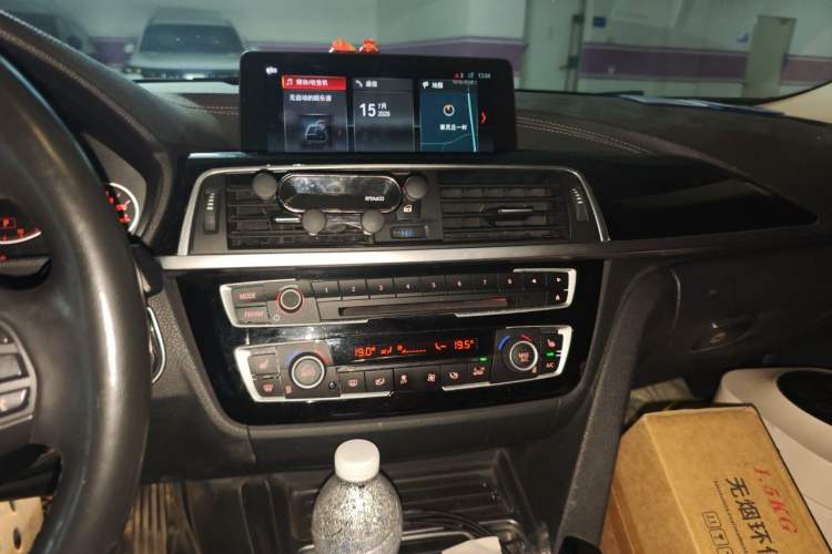 Used BMW 3 Series 2019 320Li Fashion Model Audio And AC Panel