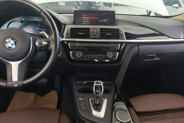 Used BMW 3 Series 2019 320Li M Sport Package Audio And AC Panel