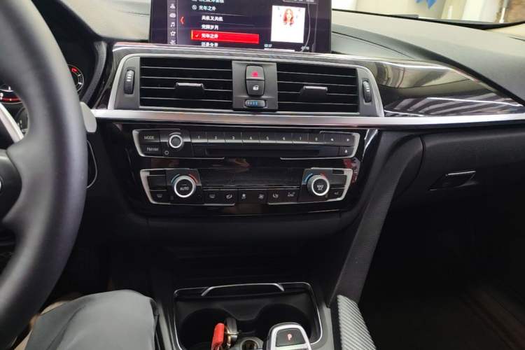 Used BMW 3 Series 2019 320Li M Luxury Package Audio And AC Panel