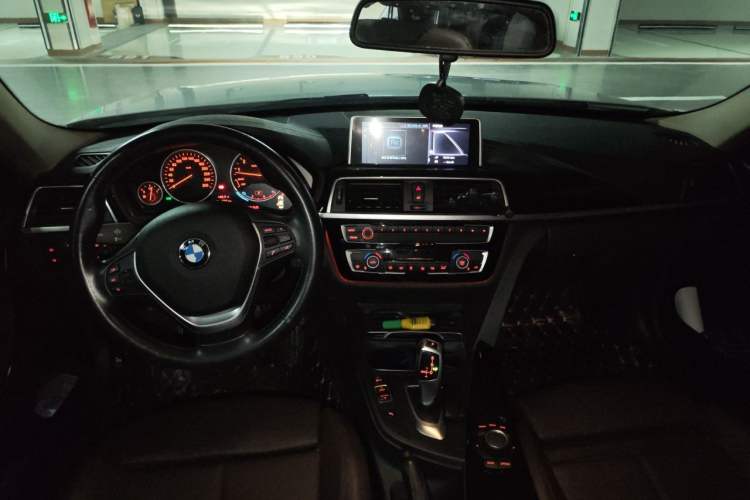 Used BMW 3 Series 2019 320Li Fashion Model Center Console