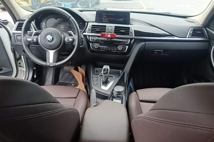 Used BMW 3 Series 2019 320Li M Sport Package Center Console