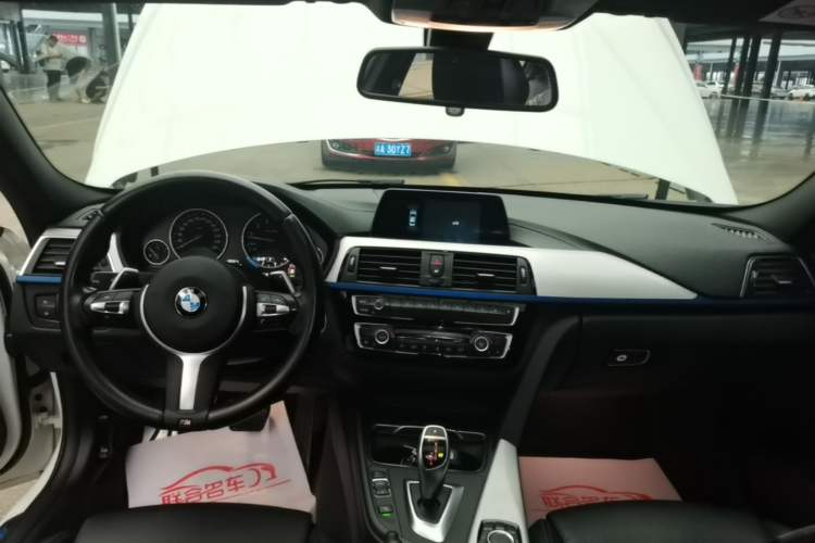 Used BMW 3 Series 2019 320Li M Sport Package Center Console