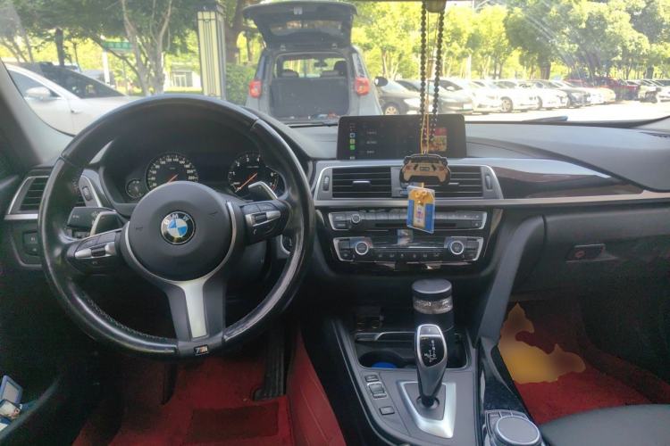Used BMW 3 Series 2019 320Li M Sport Package Center Console