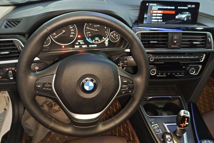 Used BMW 3 Series 2019 320Li Fashion Model Center Console