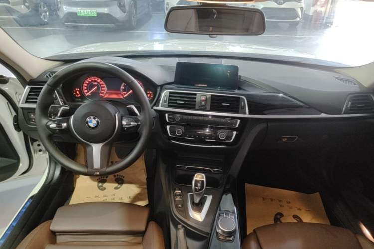 Used BMW 3 Series 2019 320Li M Sport Package Center Console