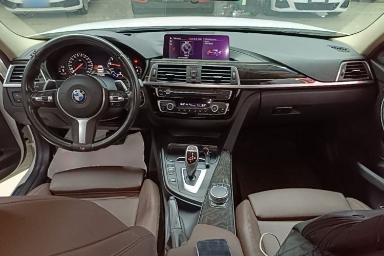 Used BMW 3 Series 2019 320Li M Sport Night Edition Center Console