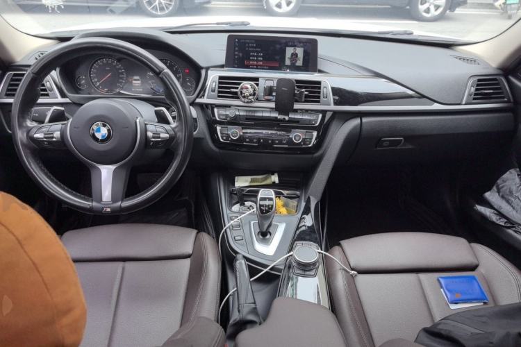 Used BMW 3 Series 2019 320Li M Sport Package Center Console