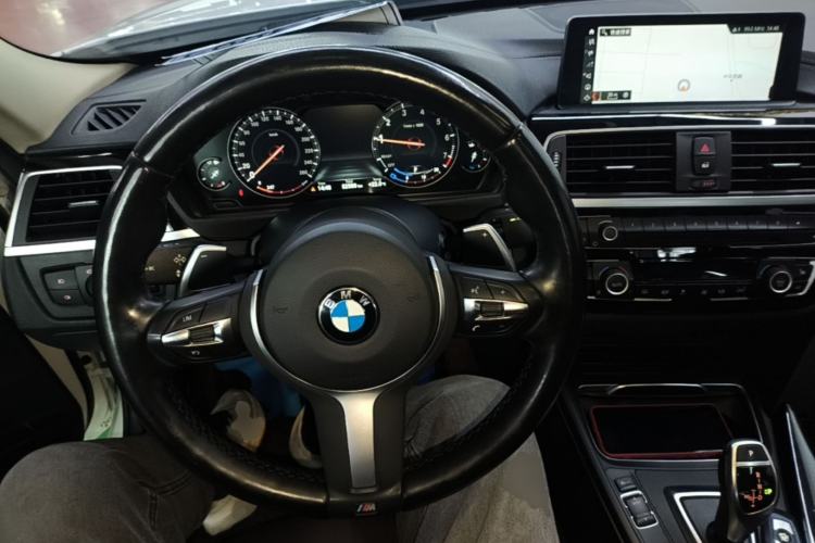 Used BMW 3 Series 2019 320Li M Sport Package Center Console