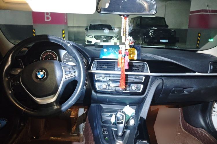 Used BMW 3 Series 2019 320Li Fashion Model Center Console