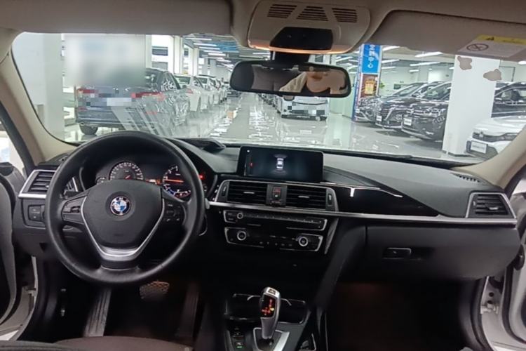 Used BMW 3 Series 2019 320Li Fashion Model Center Console