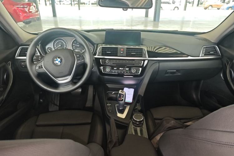 Used BMW 3 Series 2019 320Li Fashion Model Center Console