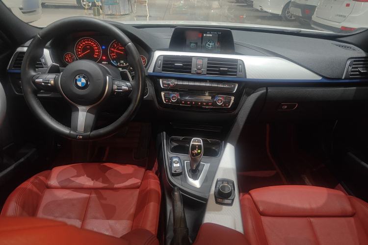 Used BMW 3 Series 2019 320i M Sport Package Center Console