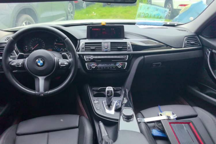 Used BMW 3 Series 2019 320Li M Sport Package Center Console