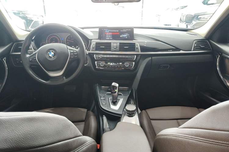 Used BMW 3 Series 2019 320Li Fashion Model Center Console