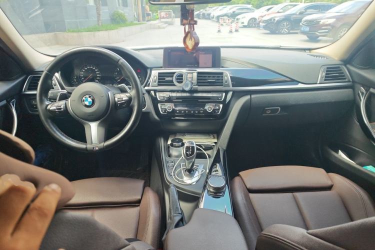 Used BMW 3 Series 2019 320Li M Sport Package Center Console