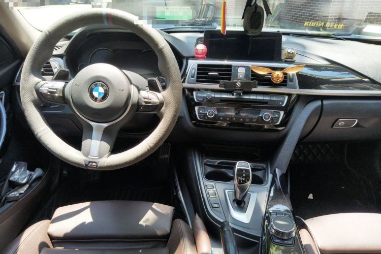 Used BMW 3 Series 2019 320Li M Sport Package Center Console